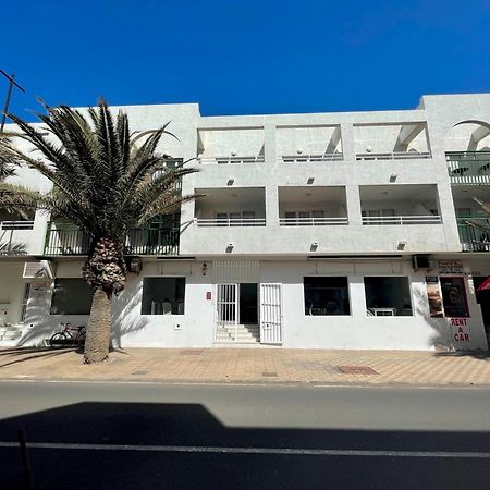 Corralejo Coliving By Amazzzing Travel Hostel ภายนอก รูปภาพ