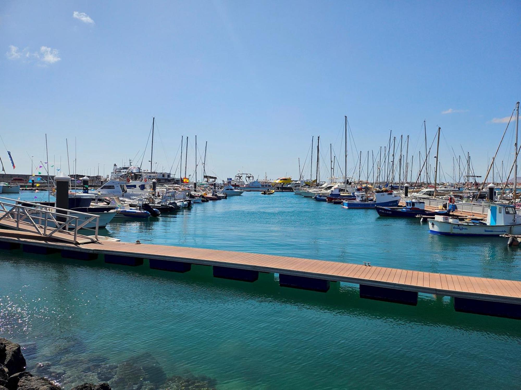 Corralejo Coliving By Amazzzing Travel Hostel ภายนอก รูปภาพ