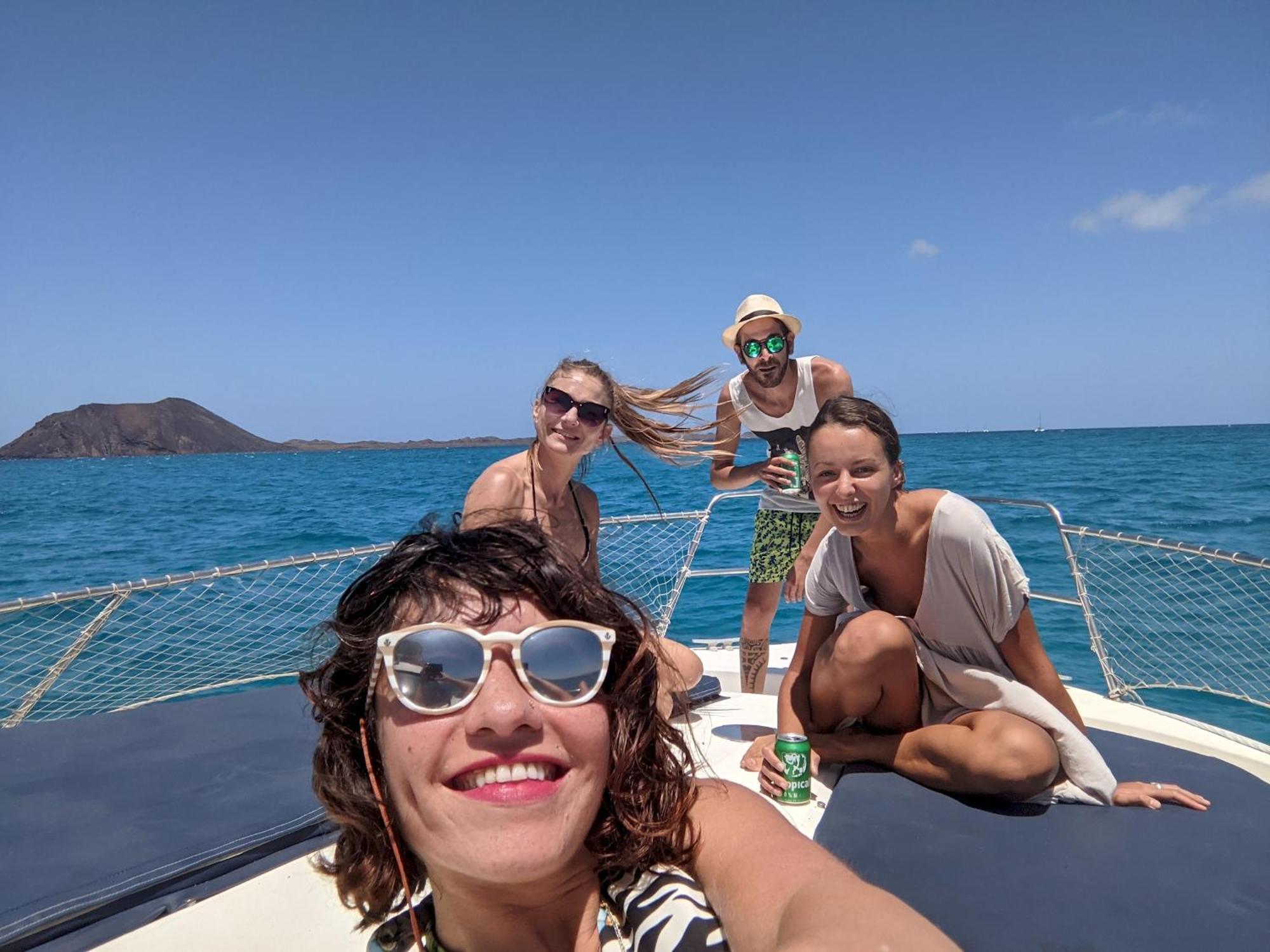 Corralejo Coliving By Amazzzing Travel Hostel ภายนอก รูปภาพ