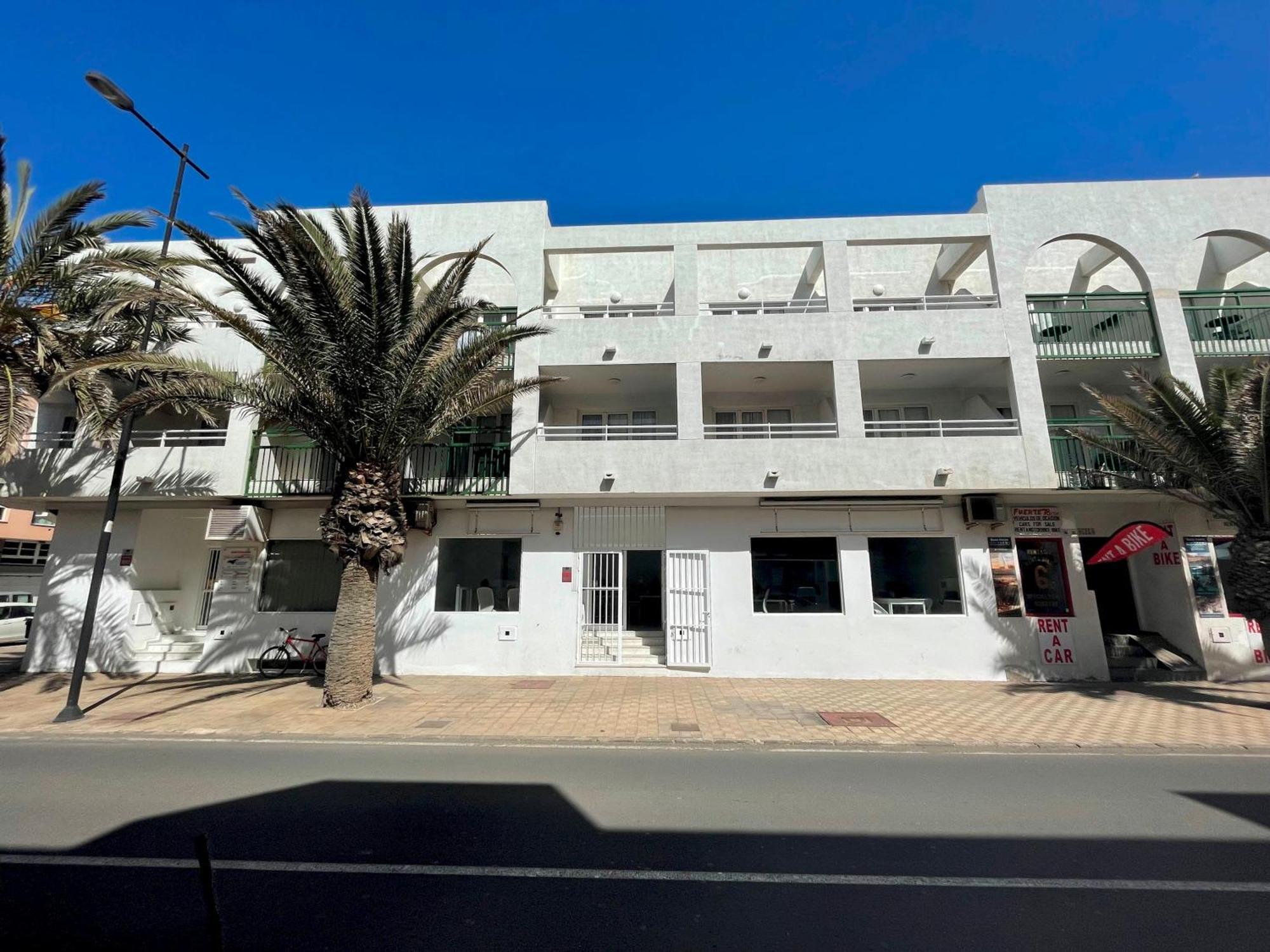 Corralejo Coliving By Amazzzing Travel Hostel ภายนอก รูปภาพ